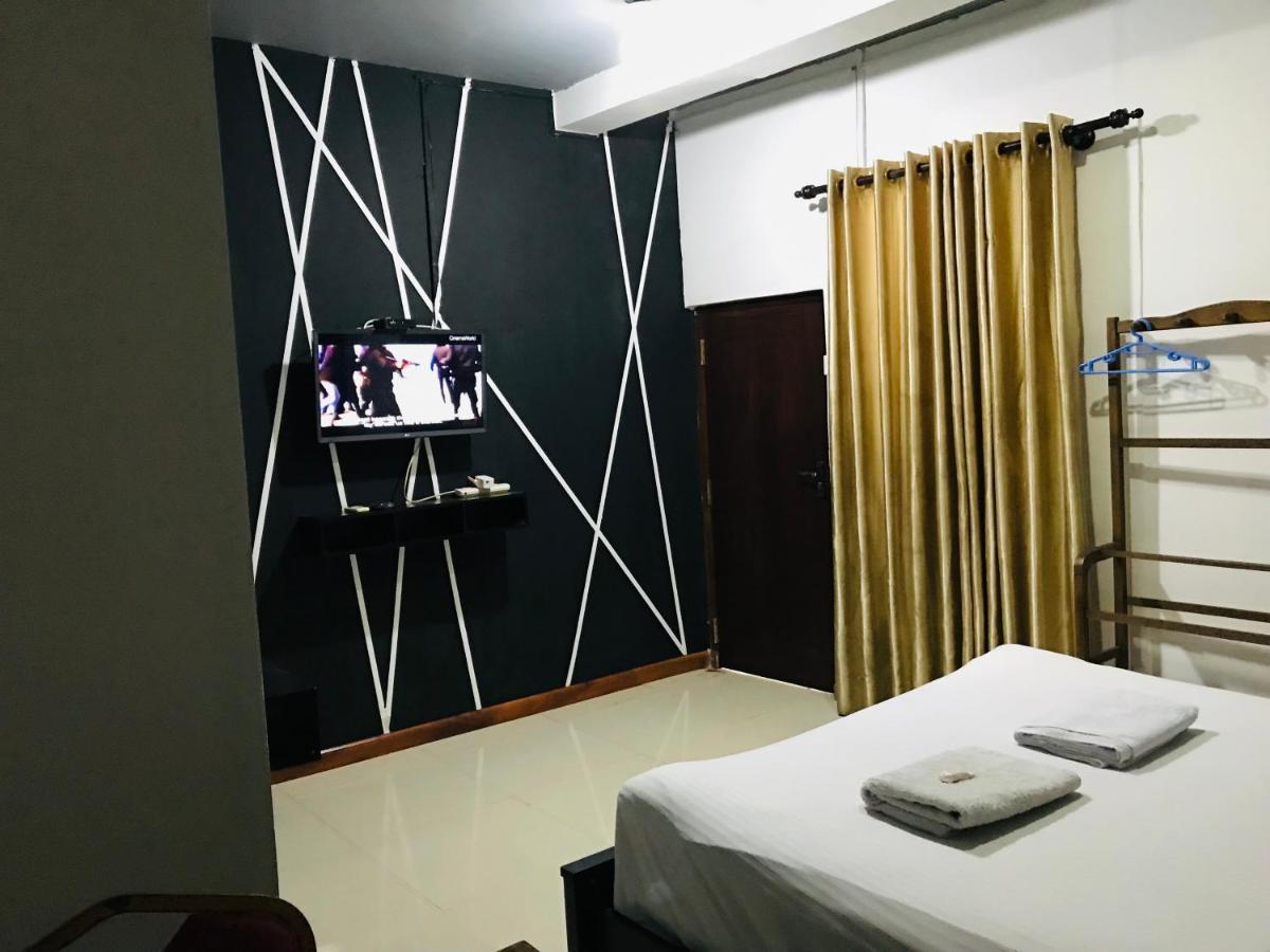 Alina Budget Hotel Kaduwela Eksteriør billede