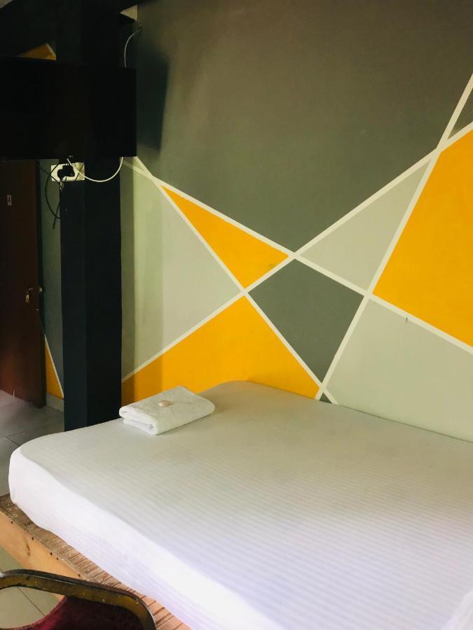 Alina Budget Hotel Kaduwela Eksteriør billede