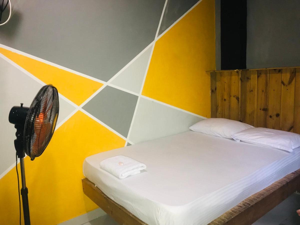 Alina Budget Hotel Kaduwela Eksteriør billede