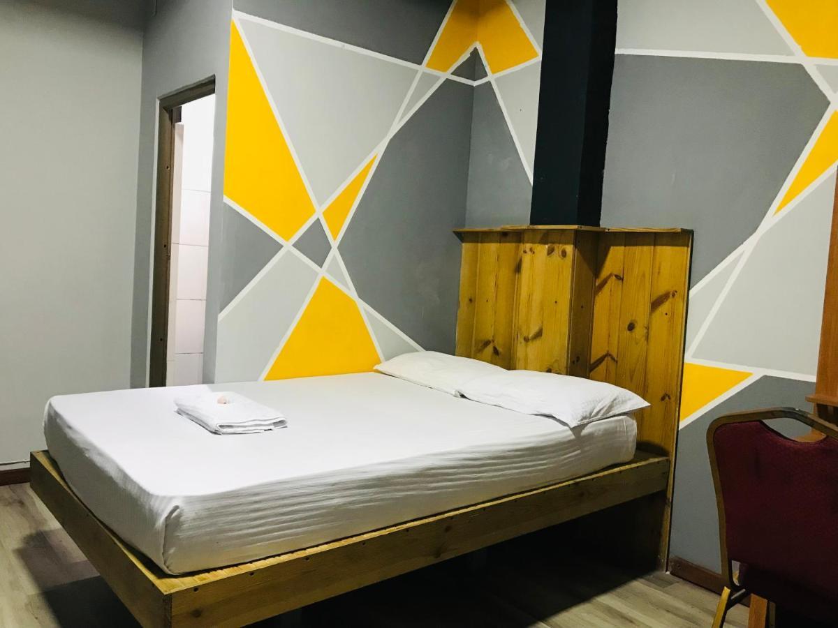 Alina Budget Hotel Kaduwela Eksteriør billede