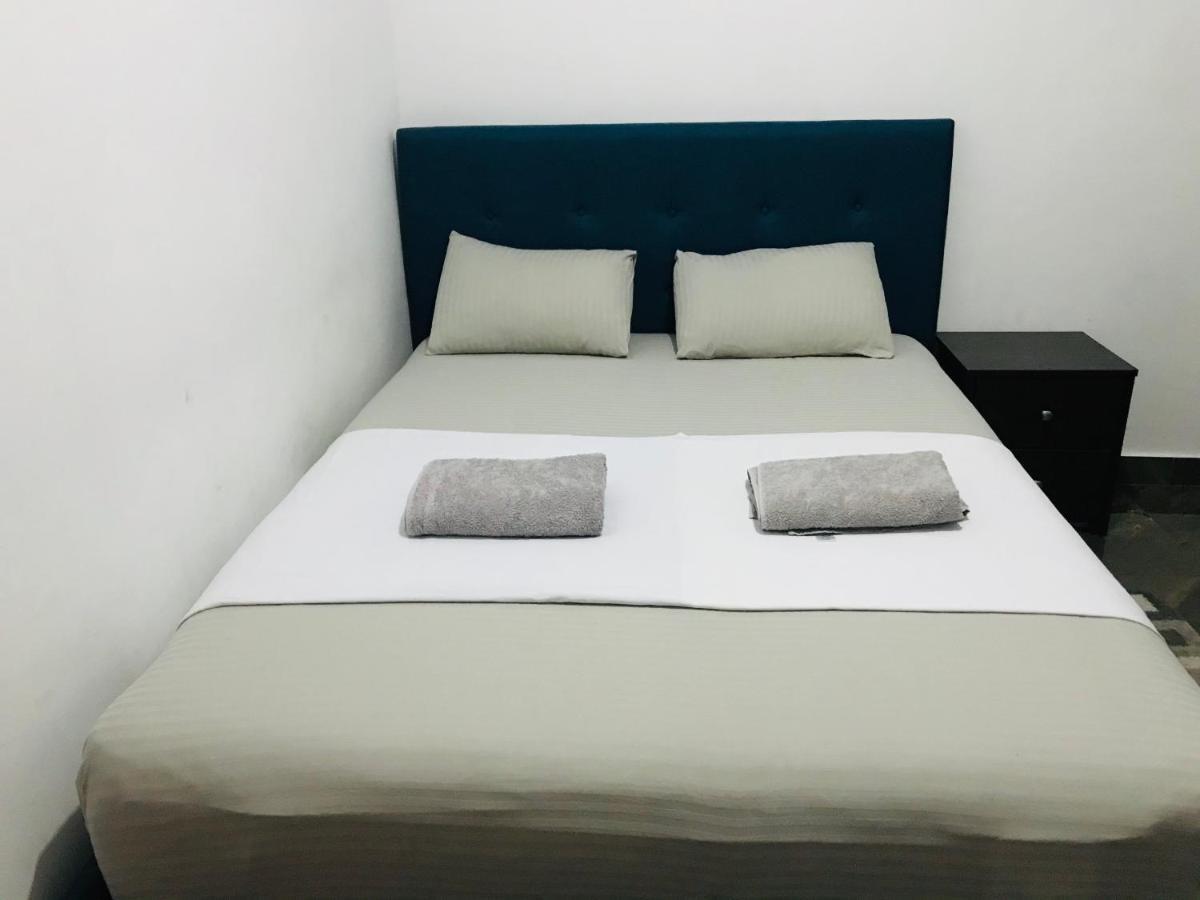 Alina Budget Hotel Kaduwela Eksteriør billede